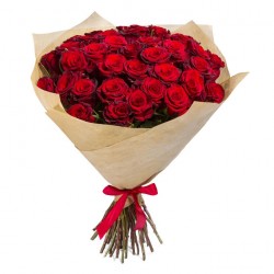 Букет из 51 красной розы Ред Наоми в крафт-бумаге №43