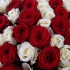 Букет из 201 белой розы Аваланш и красной розы Ред Наоми №156