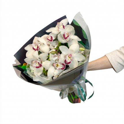 Букет №367 (Орхидея с альстромерией в декоративной упаковке)