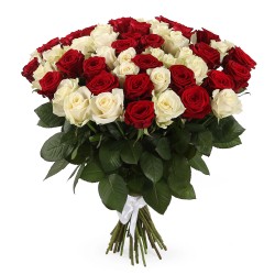 Букет №25 (51 белая роза Аваланш и красная роза Ред Наоми)