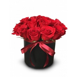 Коробочка из 15 красных роз Фридом №45