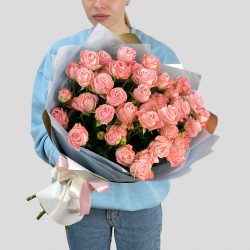 Букет №47 (11 розовых кустовых пионовидных роз Мадам Бомбастик)