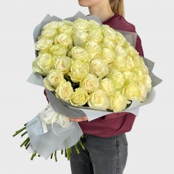 Букет №284 (51 белая роза Мондиаль в упаковке)