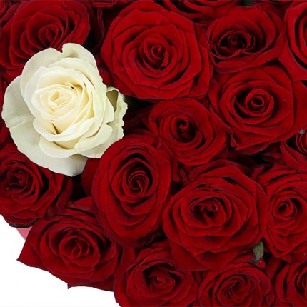 Цветочное сердце из 43 роз №7